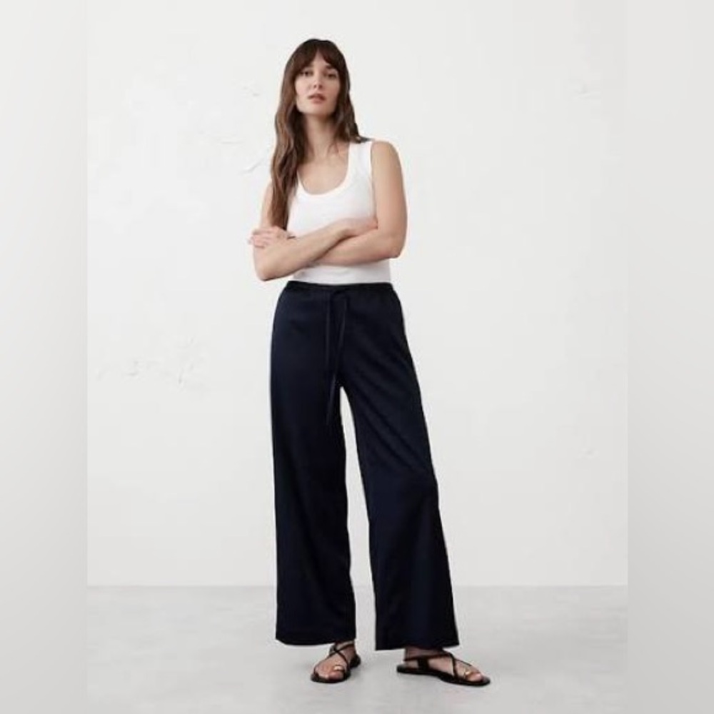 BANANA REPUBLIC WIDE-LEG CRINKLED SATIN PULL-ON PANT - NWT (sold out online!)